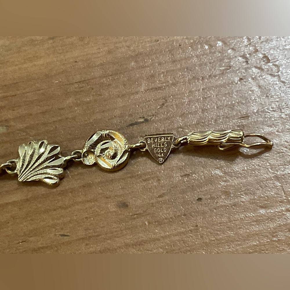 Beverly Hills Gold: 14k yellow gold ocean/sea life diamond cut vintage bracelet - Picture 6 of 9